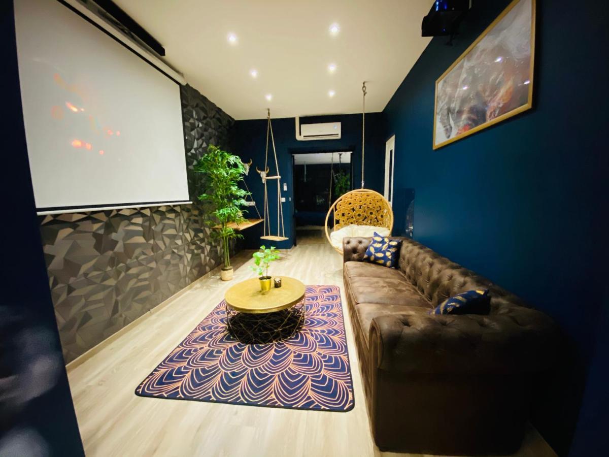 Capsule le temps suspendu balnéo&home cinema&billard Valenciennes Exterior foto